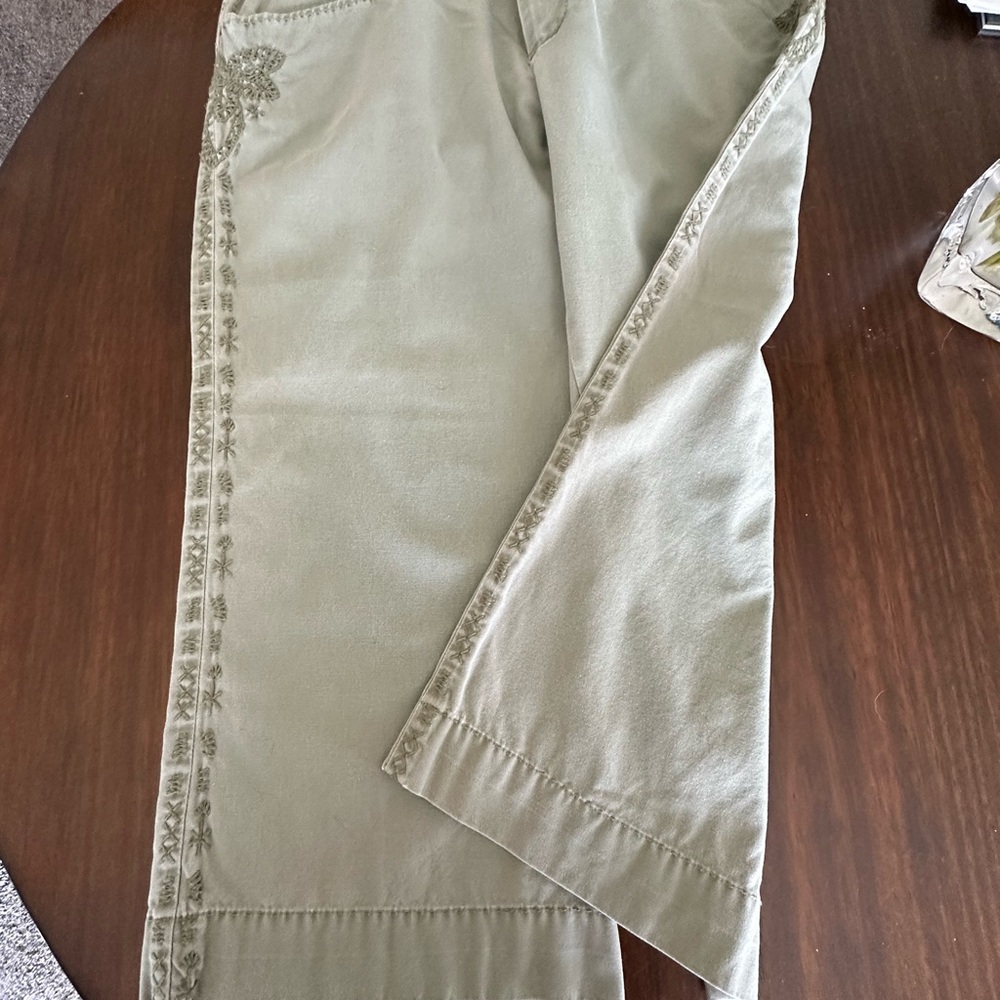 Women's Olive Capri Pants